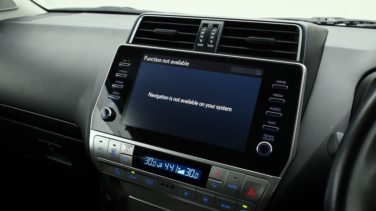 Toyota Land Cruiser Image 10