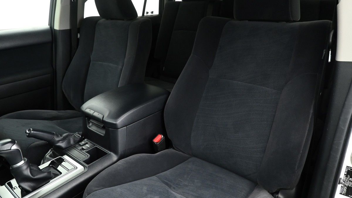 Toyota Land Cruiser Image 3