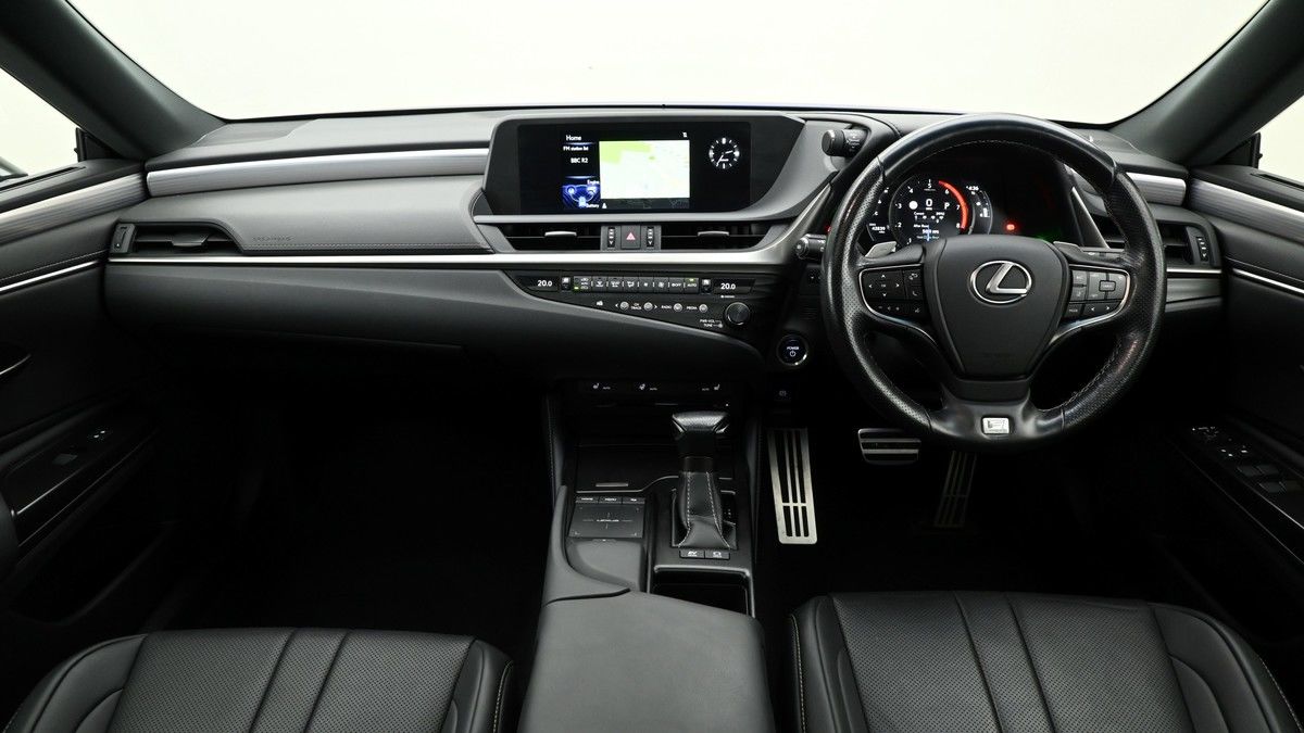 Lexus ES Image 14