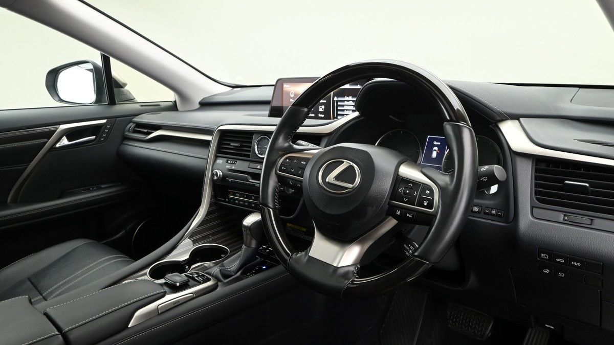 Lexus RX Image 3