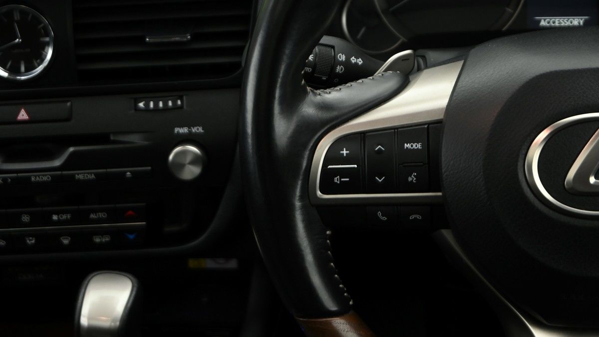 Lexus RX 450h Image 15