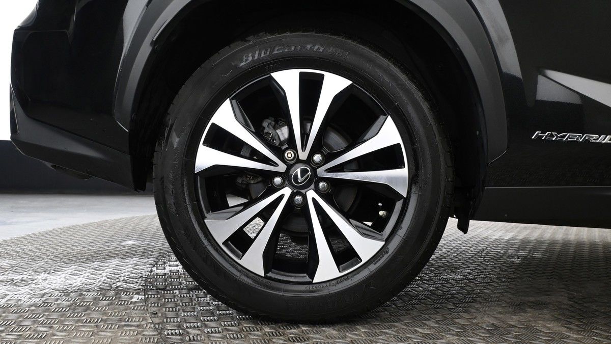 Lexus NX Image 8
