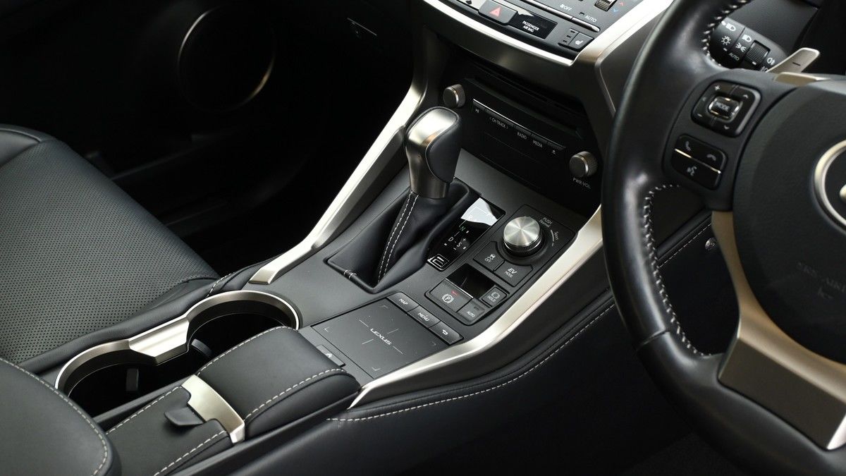 Lexus NX Image 2