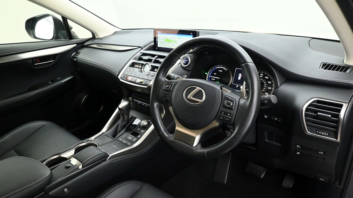 Lexus NX Image 3