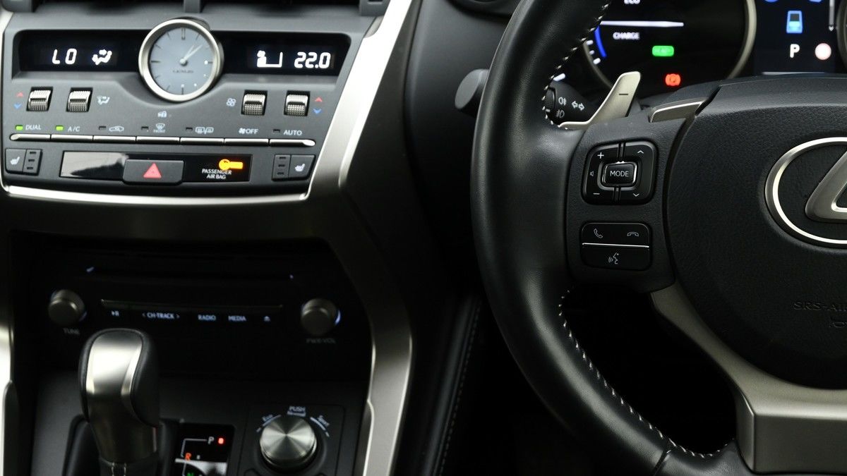 Lexus NX Image 15