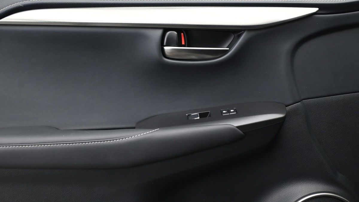 Lexus NX Image 13