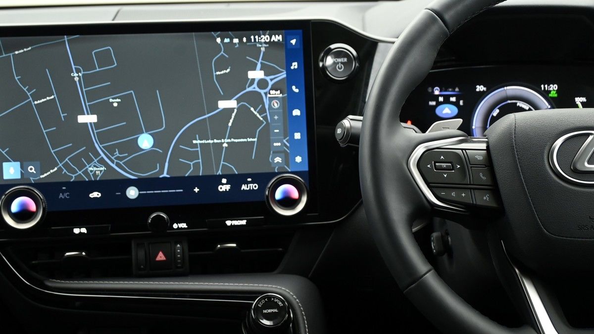 Lexus NX Image 15