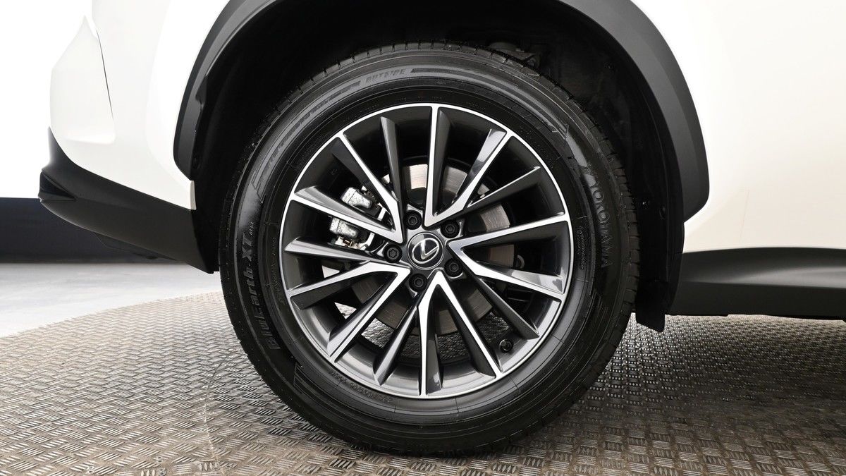 Lexus NX Image 9