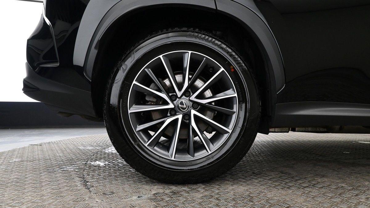 Lexus NX Image 8