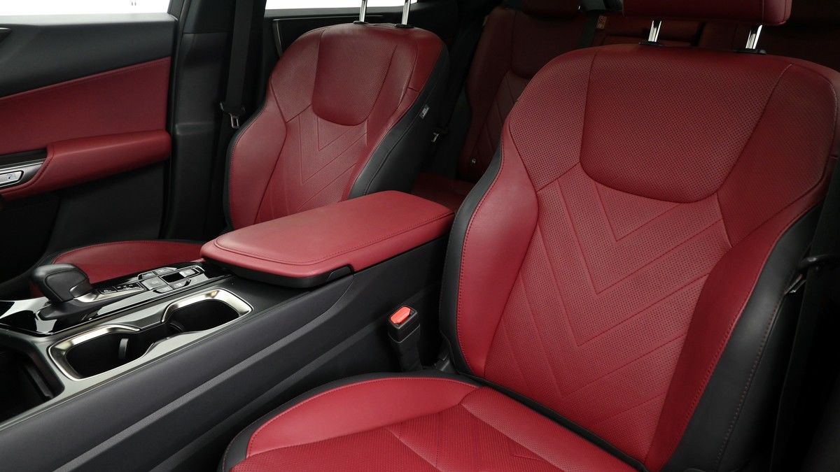 Lexus NX Image 4