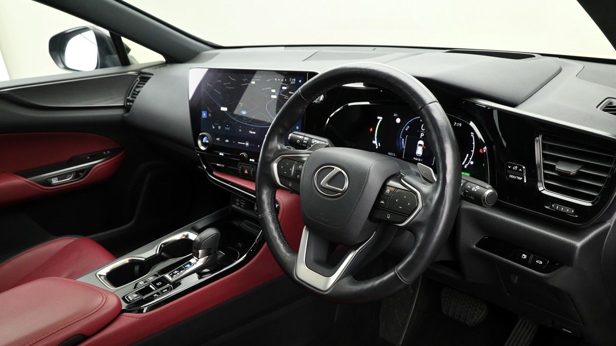 Lexus NX Image 3