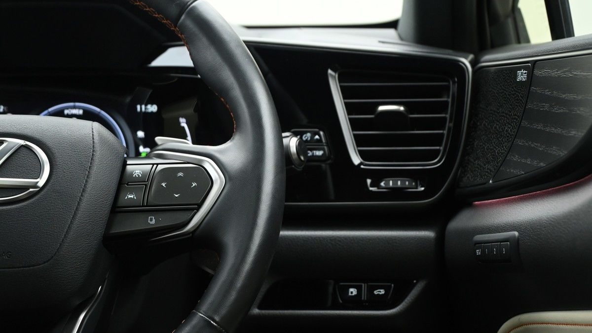 Lexus NX Image 16