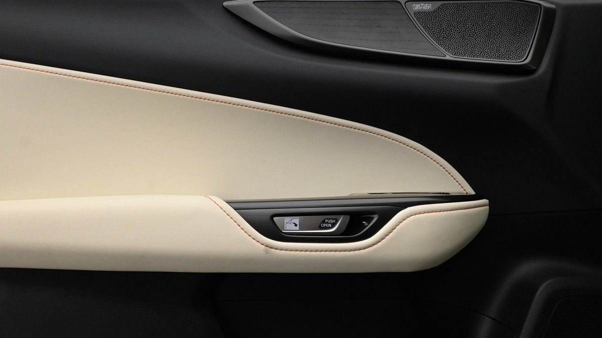 Lexus NX Image 13