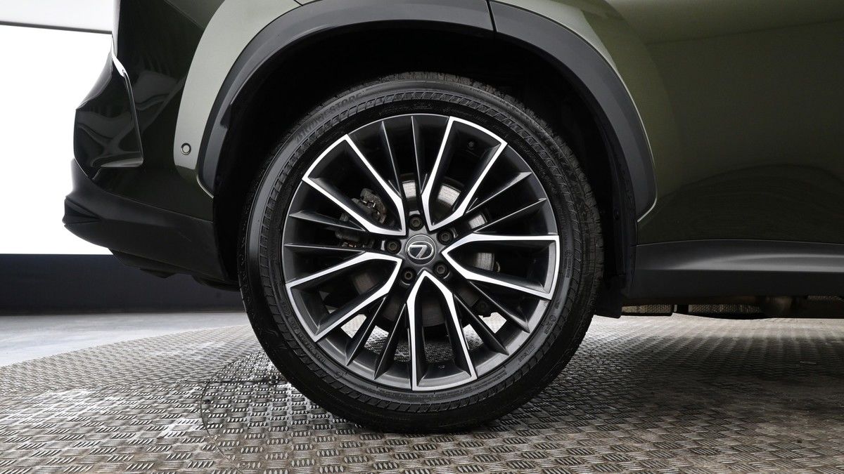 Lexus NX Image 9