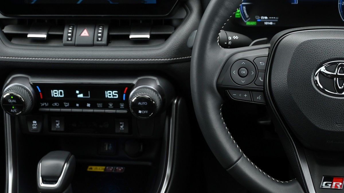 Toyota RAV4 Image 15