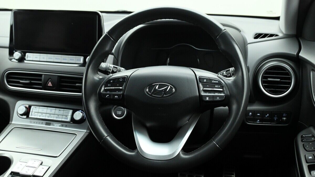 Hyundai KONA Image 2