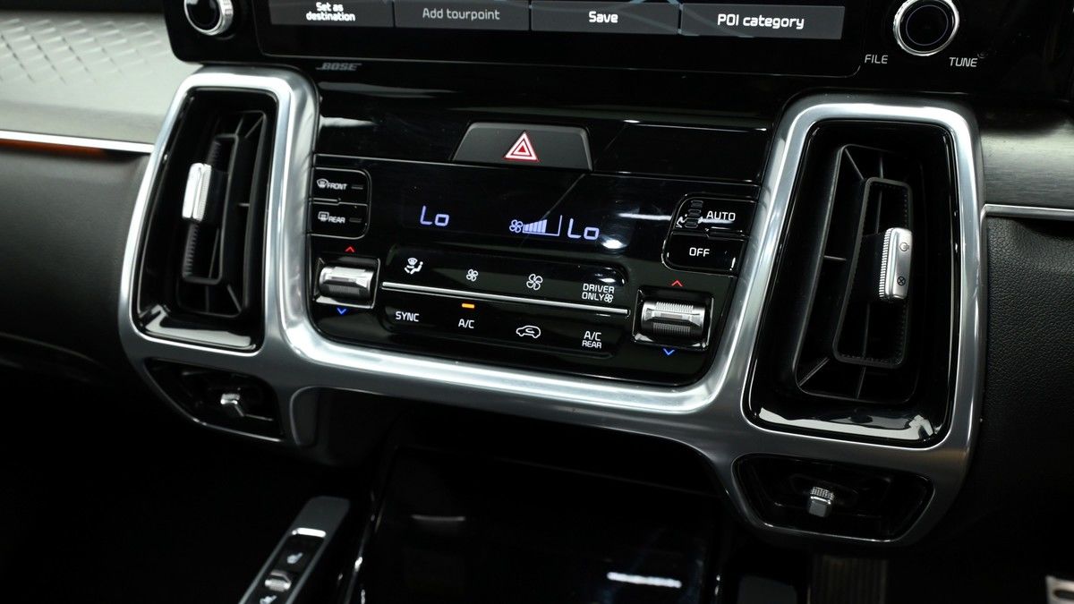 Kia Sorento Image 12