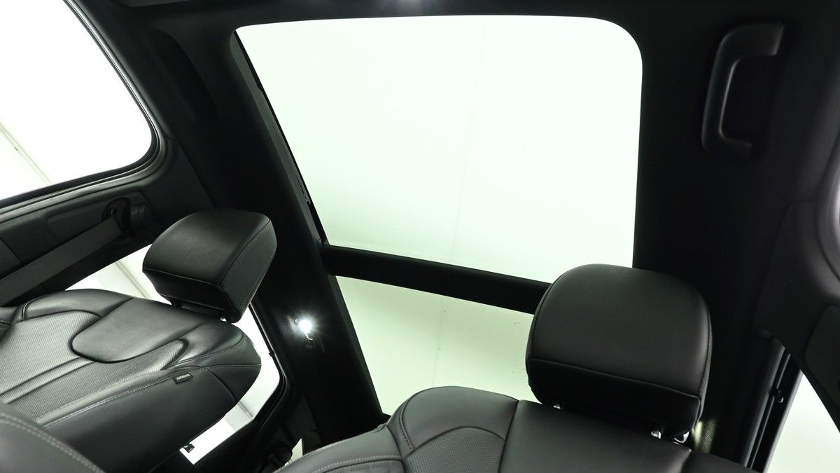 Kia Sorento Image 2