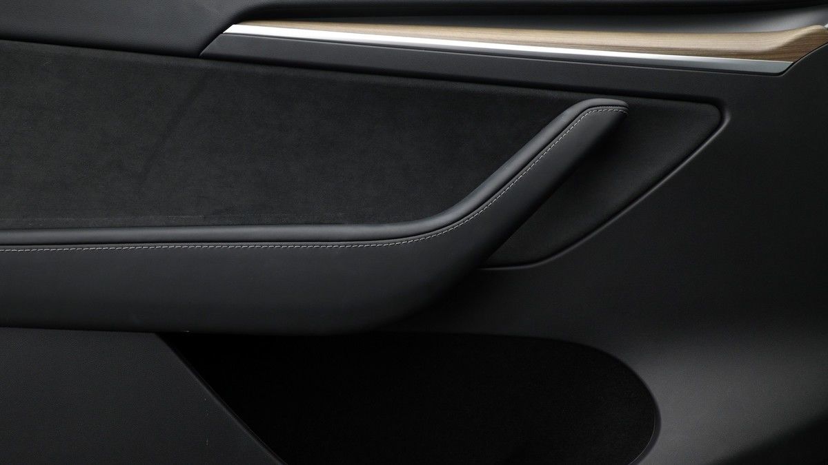 Tesla Model Y Image 13