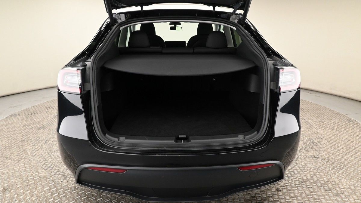 Tesla Model Y Image 10