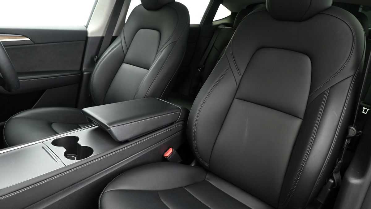 Tesla Model Y Image 4