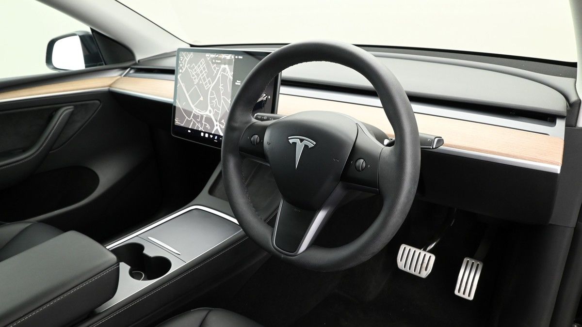 Tesla Model Y Image 3