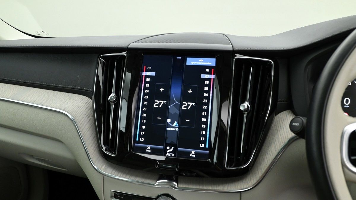 Volvo XC60 Image 12