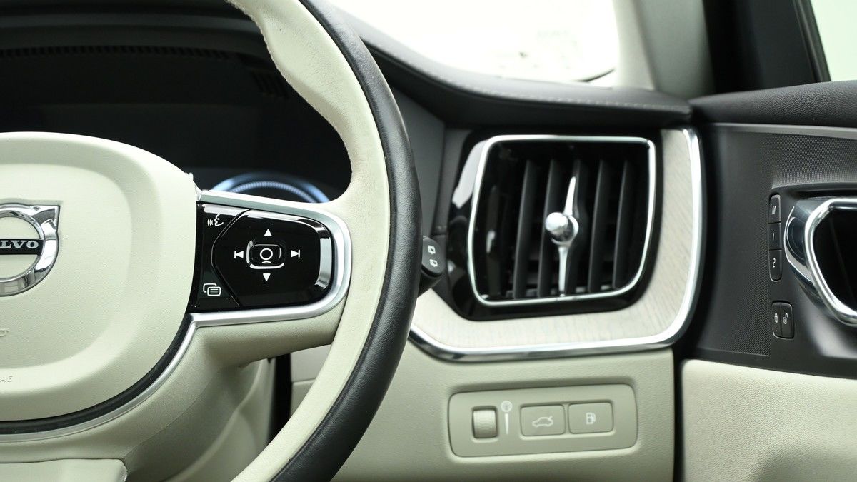 Volvo XC60 Image 16