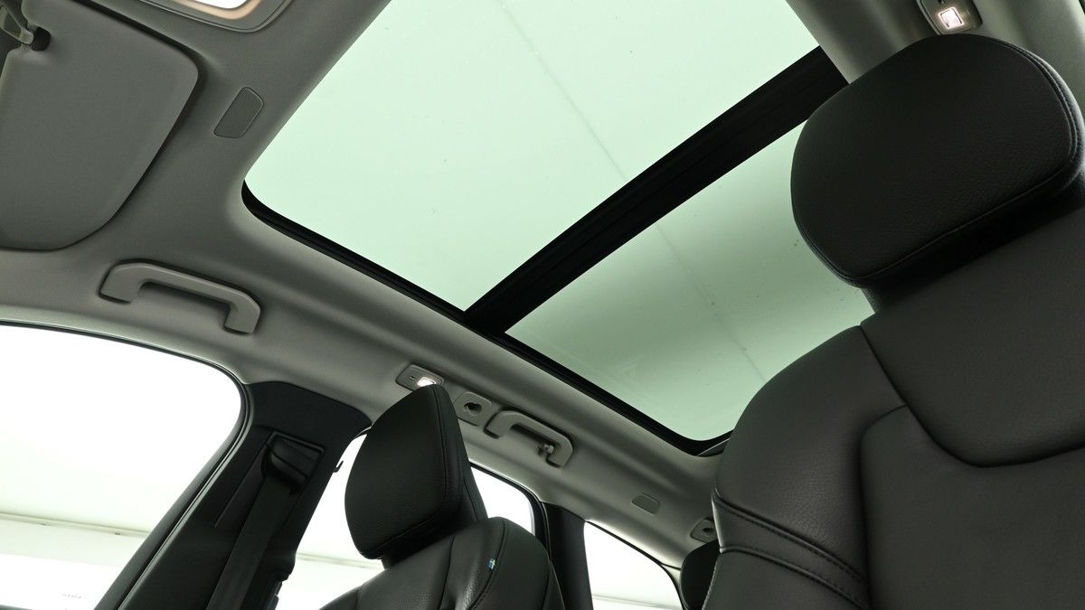 Volvo XC60 Image 2