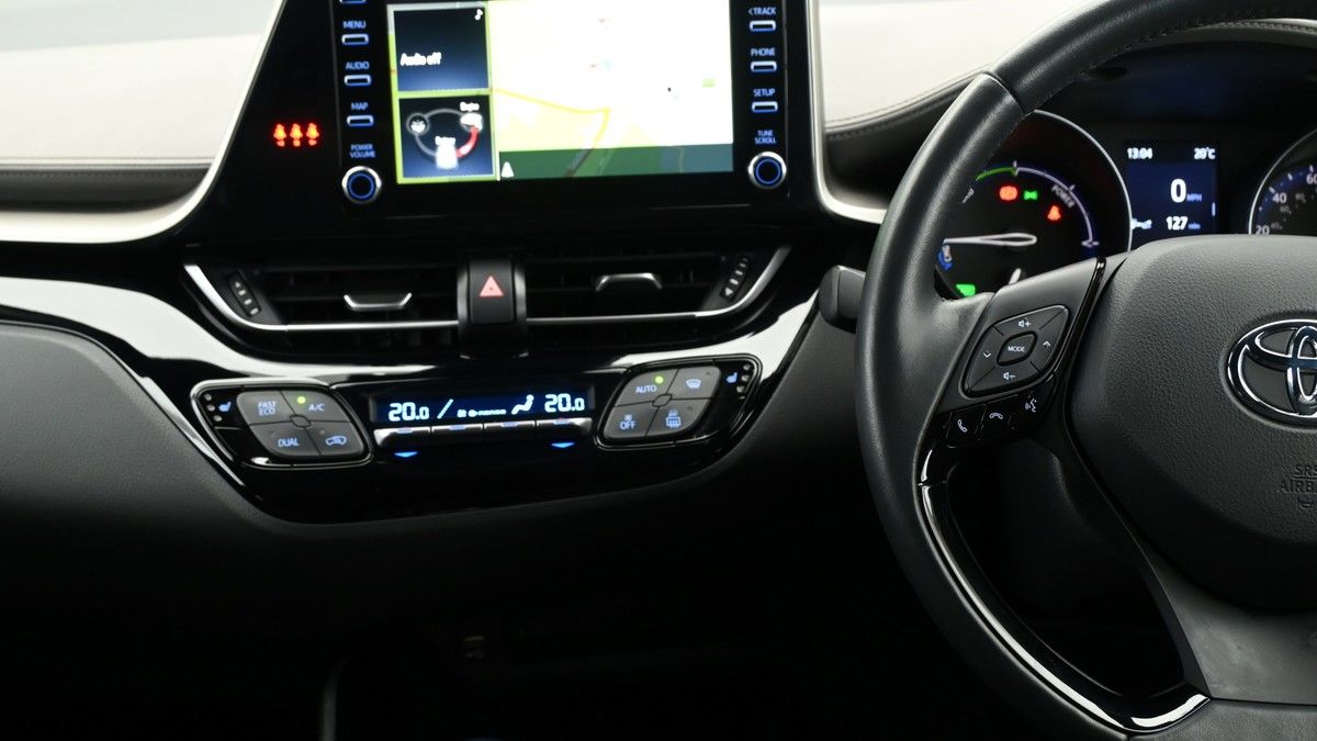 Toyota C-HR Image 15