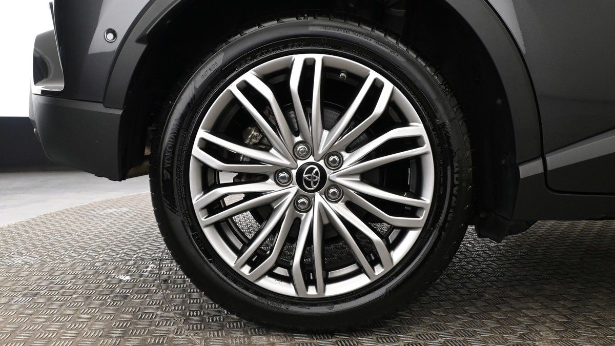 Toyota C-HR Image 9