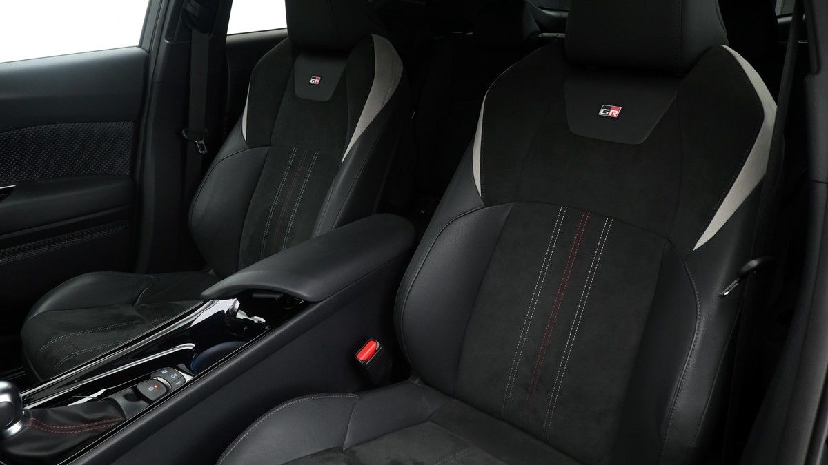 Toyota C-HR Image 3