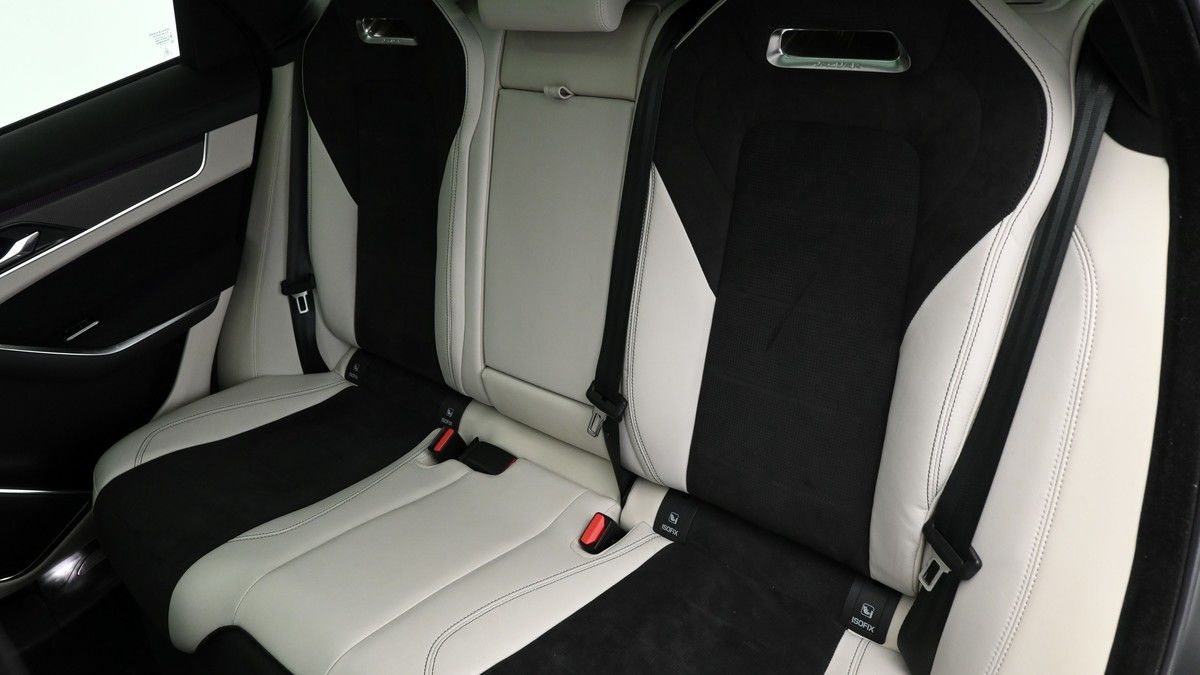 Jaguar F-PACE Image 5