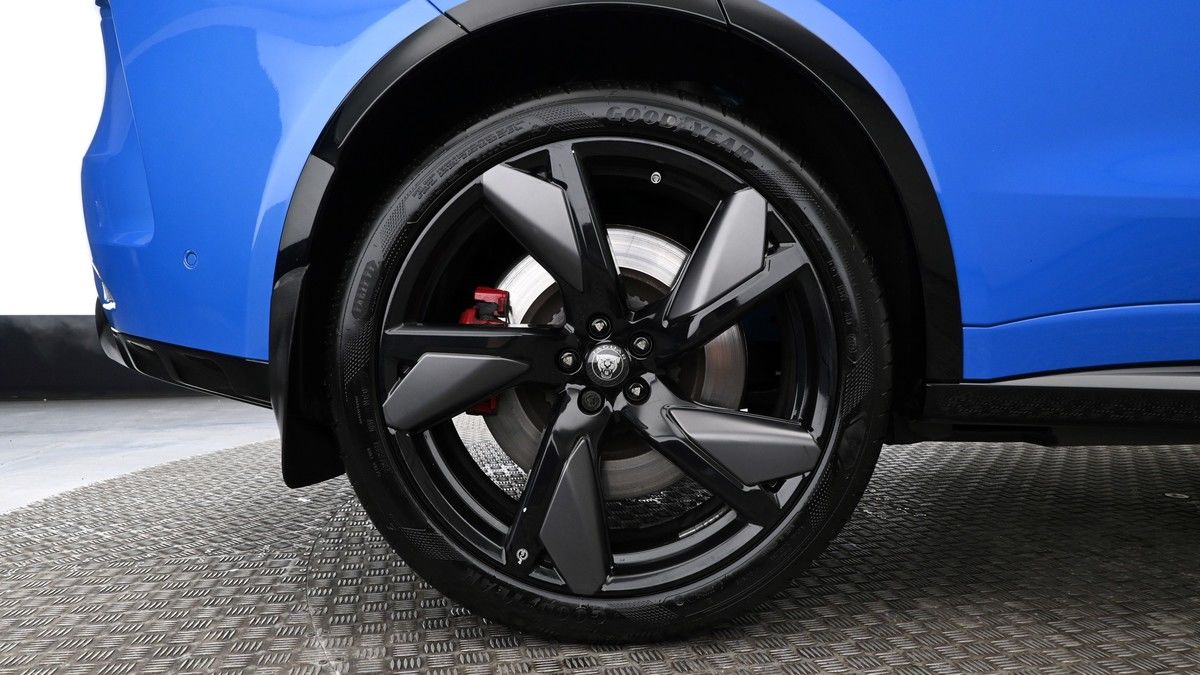 Jaguar F-PACE Image 9