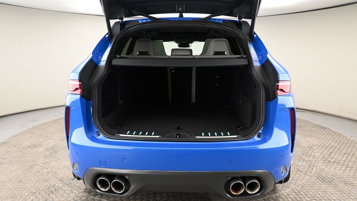 Jaguar F-PACE Image 10