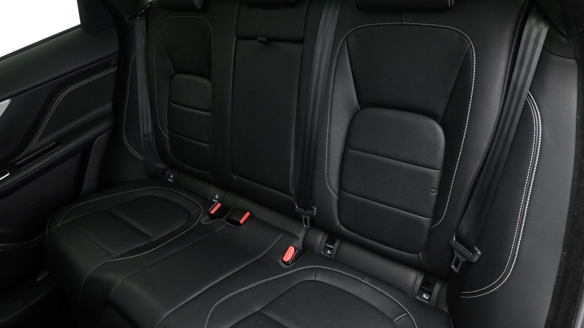 Jaguar F-PACE Image 5