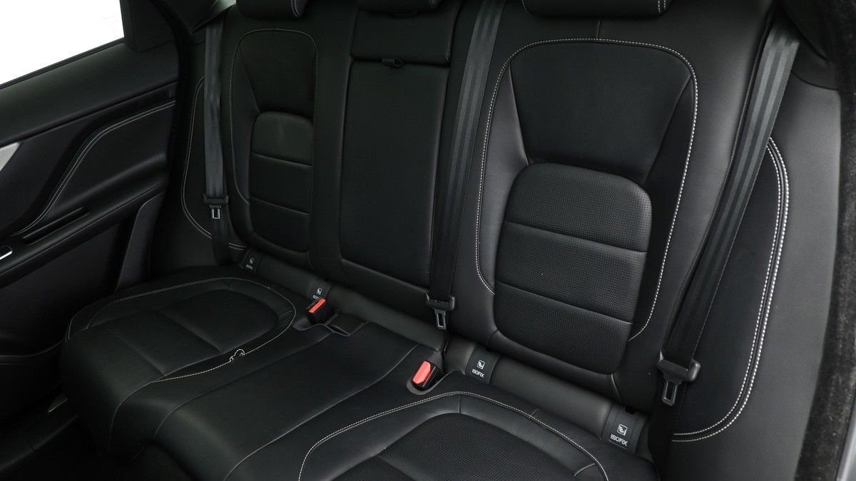 Jaguar F-PACE Image 5