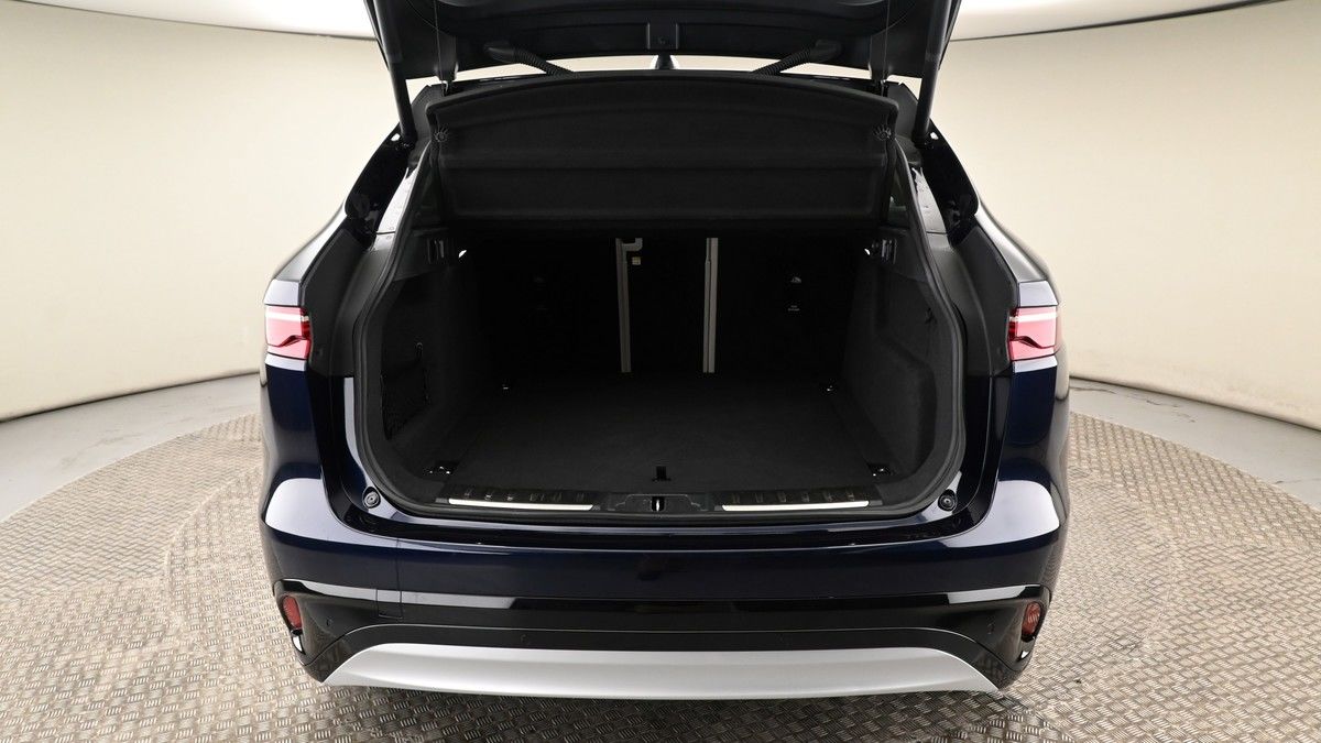 Jaguar F-PACE Image 10