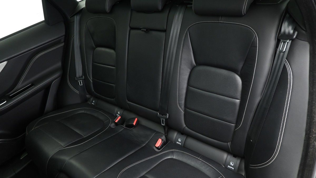 Jaguar F-PACE Image 5