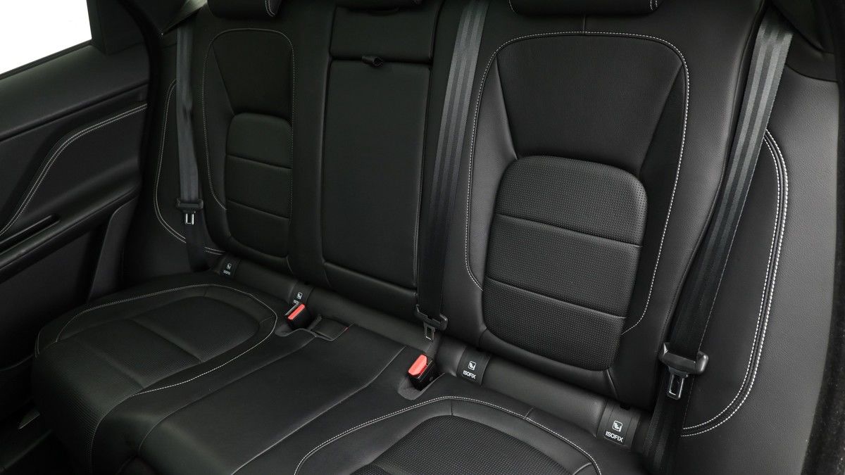 Jaguar F-PACE Image 5