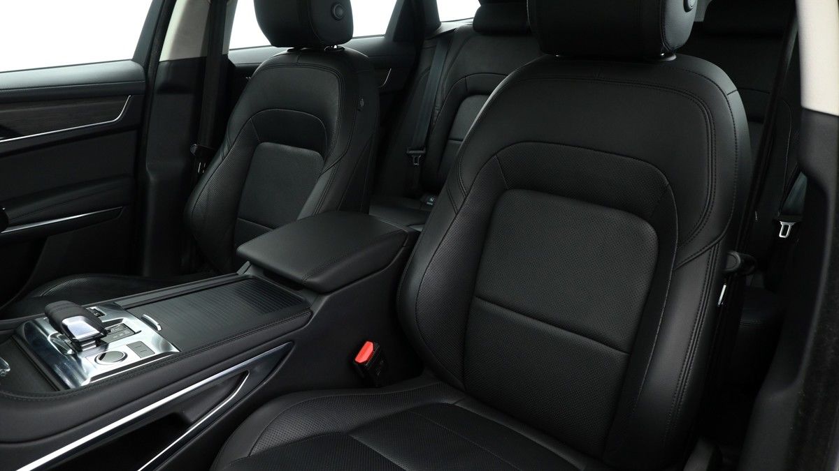 Jaguar F-PACE Image 3