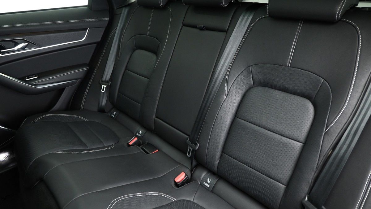 Jaguar F-PACE Image 5