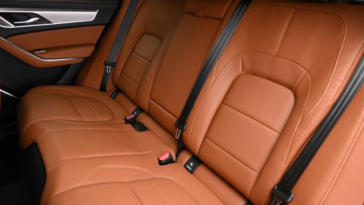 Jaguar F-PACE Image 5