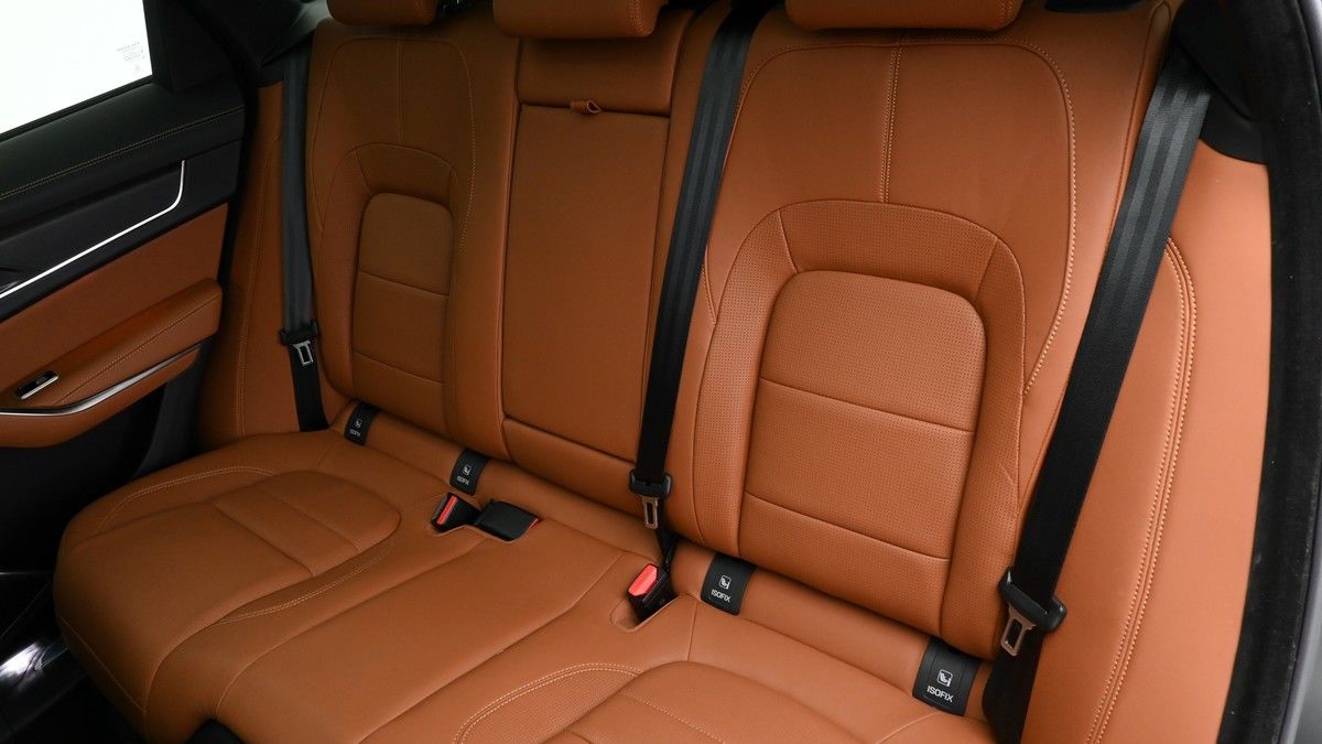 Jaguar F-PACE Image 5