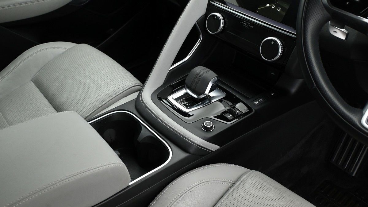 Jaguar E-PACE Image 2