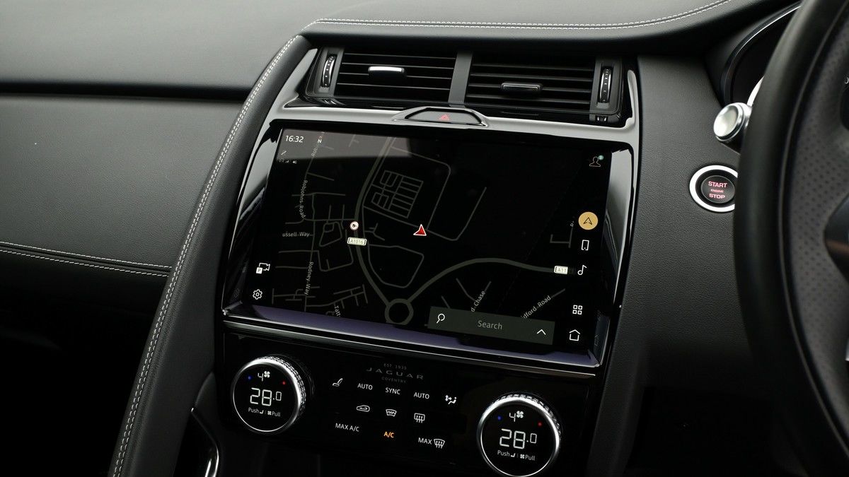 Jaguar E-PACE Image 10