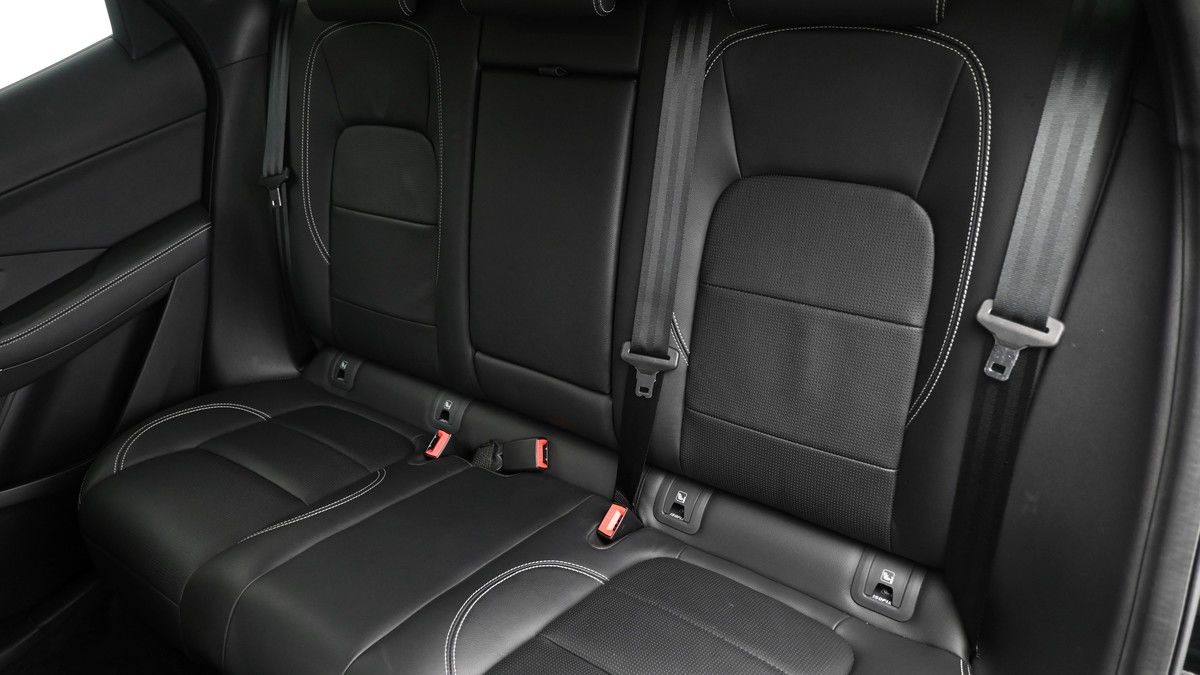Jaguar E-PACE Image 4