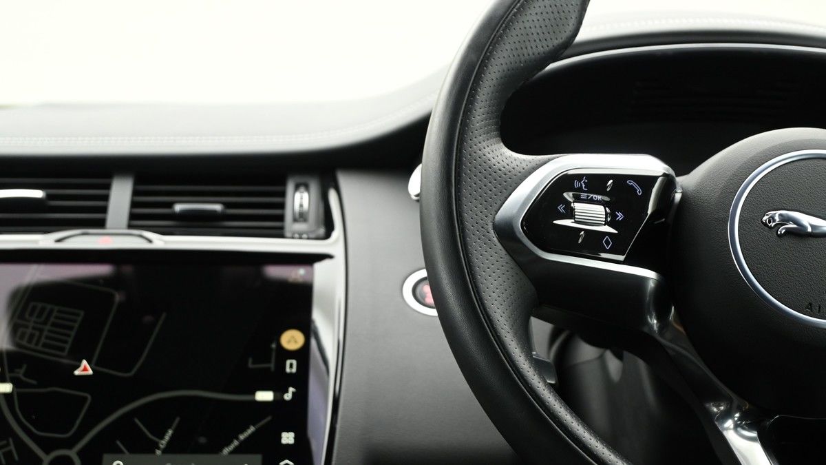 Jaguar E-PACE Image 14