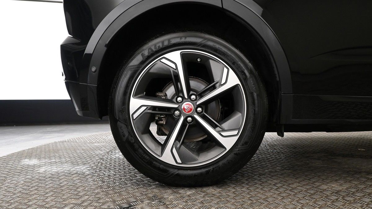 Jaguar E-PACE Image 8