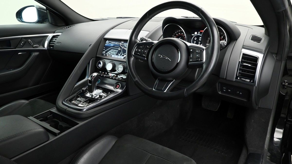 Jaguar F-Type Image 2